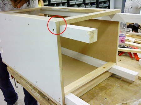 The panels fit together nicely on top of the legs/frame which were inset by the thickness of the side panels (18mm).